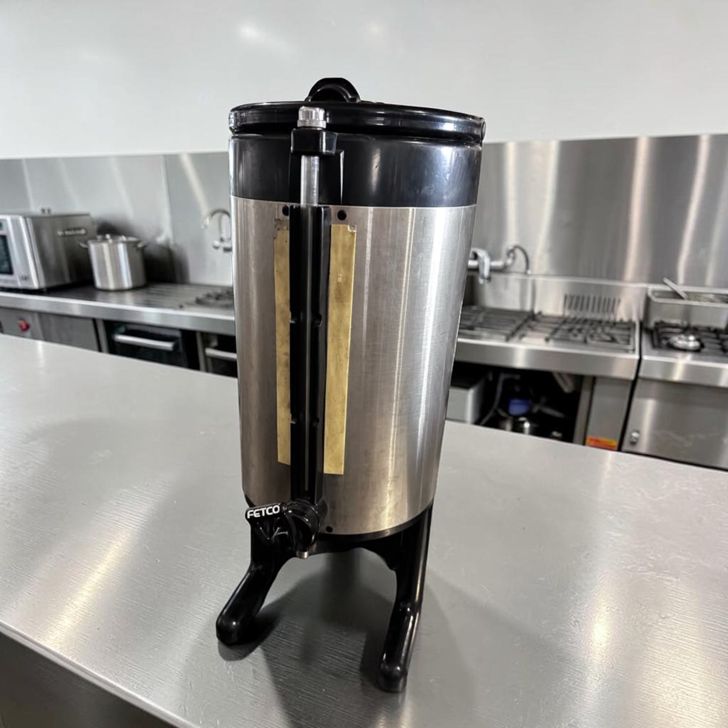 Optimal Condition – FETCO LUXUS LD-15 – 1.5-Gallon Thermal Coffee Dispenser – Stainless Steel – Non-Electric – Fully Tested & Operational!