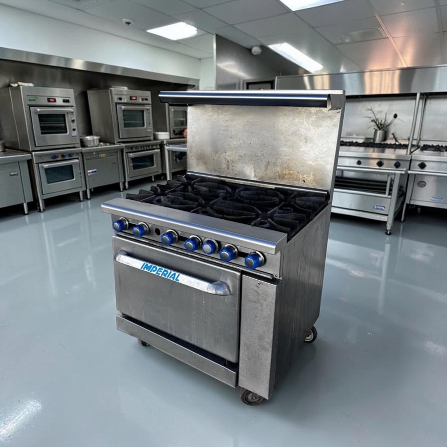 Superior Condition – Imperial IR-6 Pro Series – 36" Commercial 6-Burner Gas Range with Standard Oven – 227,000 BTU – Natural Gas – NSF & CSA Certified – Fully Tested & Operational!