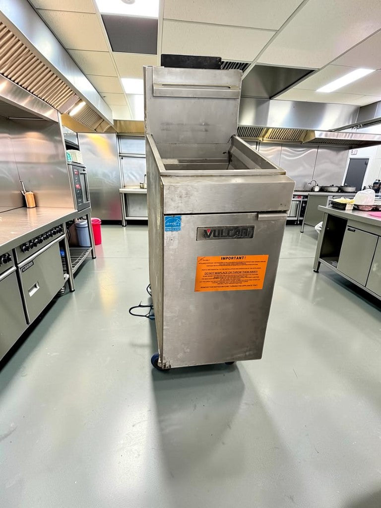 Prime Condition – Vulcan 1VEG35M – 35–40 lb. Commercial Natural Gas Floor Fryer – 70,000 BTU – ENERGY STAR® – Fully Tested & Operational!