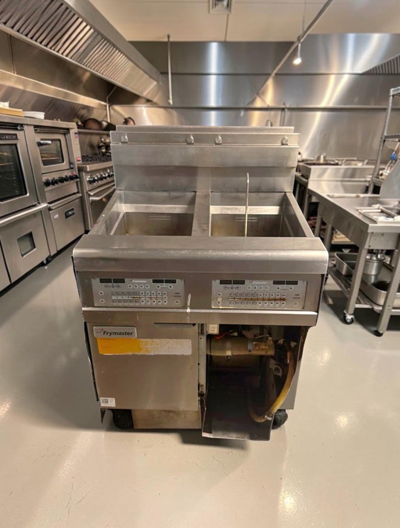 Immaculate Condition – Frymaster FPGL230CA-NG – OCF30™ 2-Vat Natural Gas Fryer – 60 lb Total Capacity – ENERGY STAR® - Fully Tested & Operational!