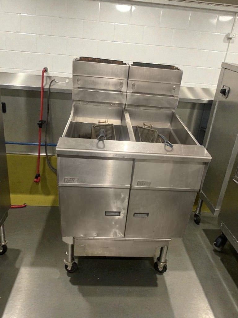 Exceptional Condition – Pitco SG14 Commercial Gas Fryer – Natural Gas – Fully Tested & Working!