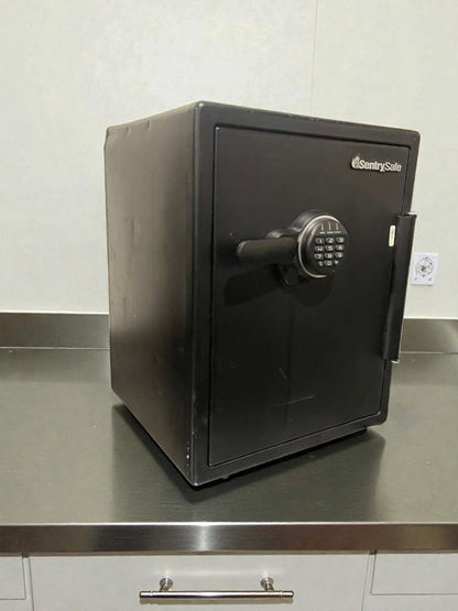 Polished Condition – SentrySafe Commercial Digital Electronic Safe – Fully Tested & Working!