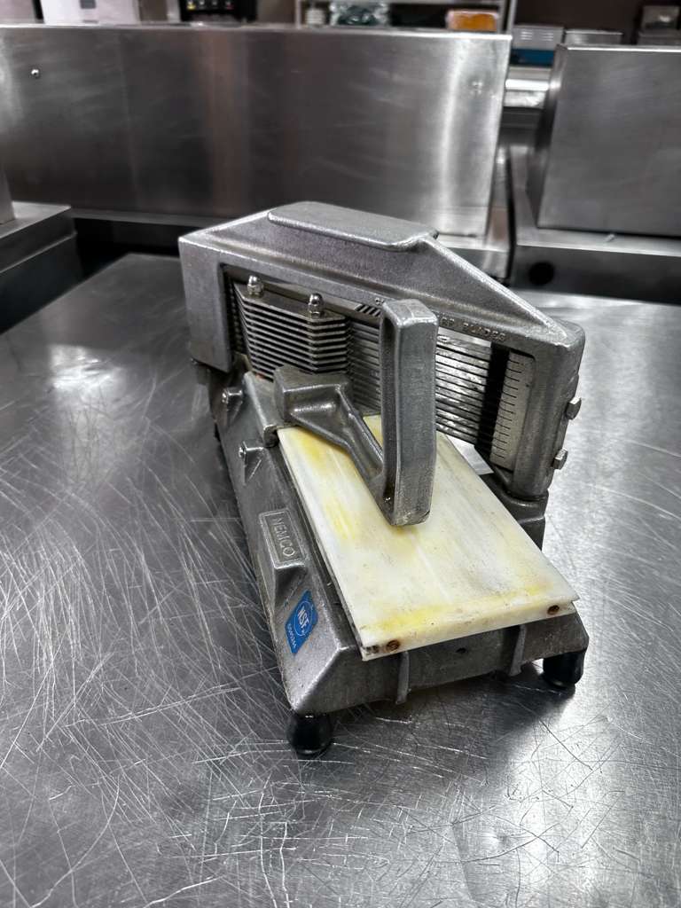 High-Grade Condition – Nemco 55600-2 – Commercial Easy Tomato Slicer – 1/4" Cut – NSF Listed – Fully Tested & Operational!