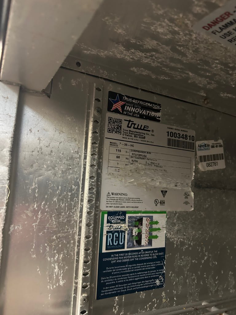 Outstanding Condition – True T-35-HC – 39 1/2" Two-Section Solid-Door Reach-In Refrigerator – 35 Cu. Ft. – 115V – Made in USA – Fully Tested & Operational!