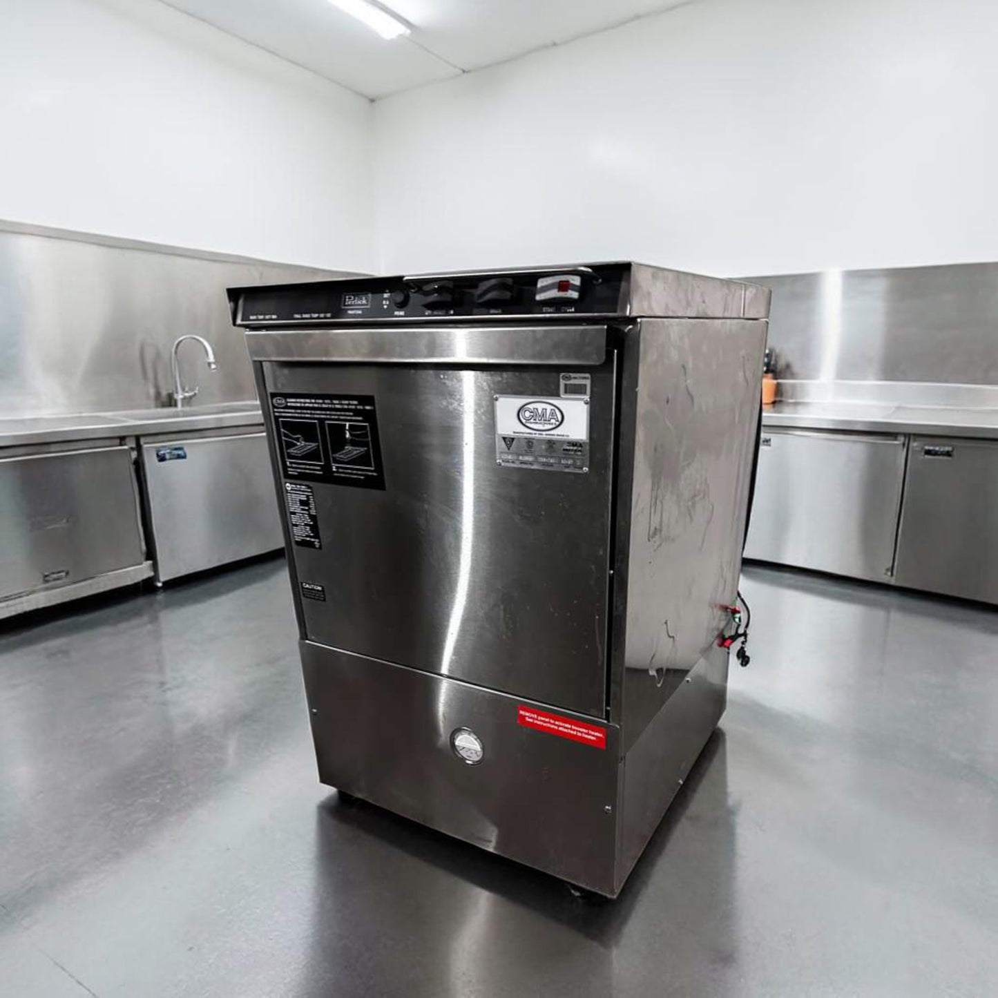 Flawless Condition – Perlick PKHT24 Commercial Underbar Glasswasher – High-Temp Door Type – 24” Wide – 30 Racks/Hour – Fully Tested & Operational!