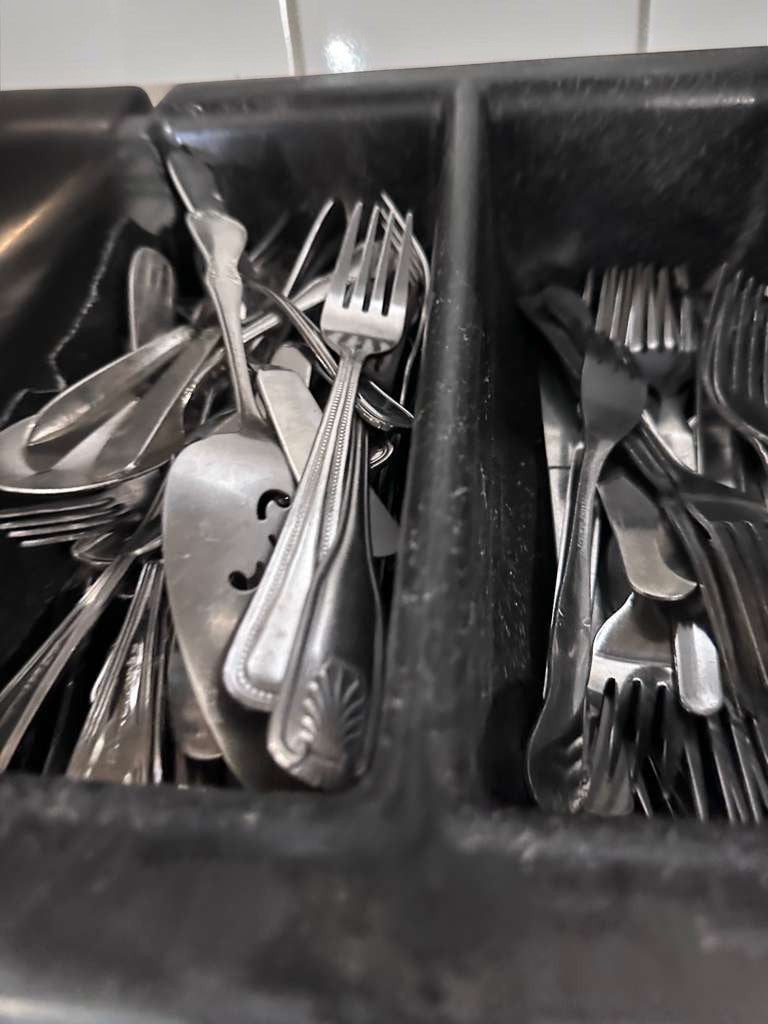 Exceptional Condition – Commercial Stainless Steel Flatware Lot – Restaurant Forks & Spoons – Bulk Set – Fully Serviceable!