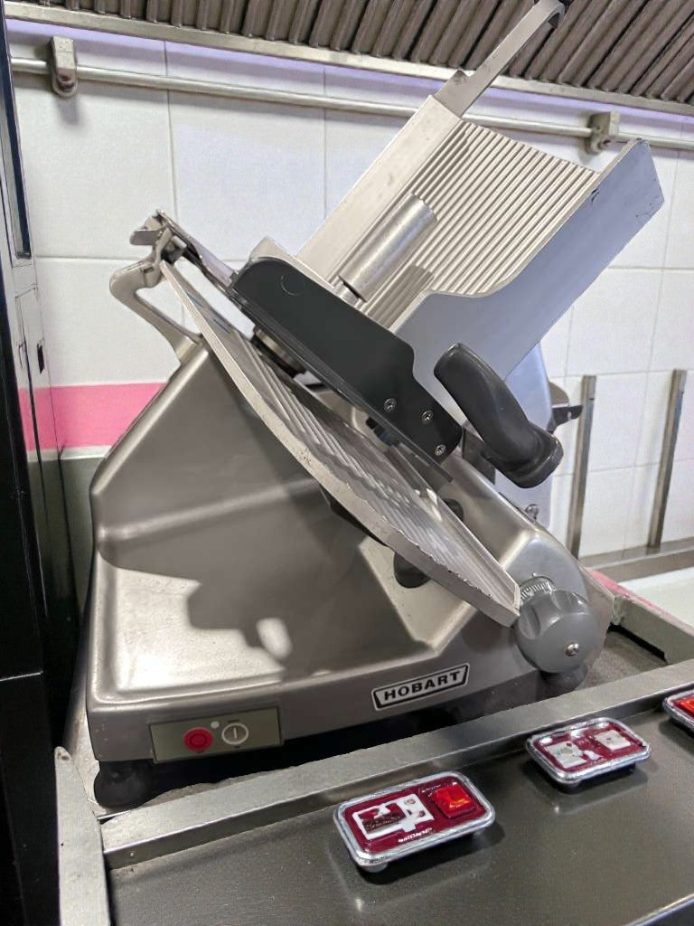 High-Grade Condition – Hobart HS8 Commercial Heavy-Duty Meat Slicer – 120V / Single Phase – Fully Tested & Working!