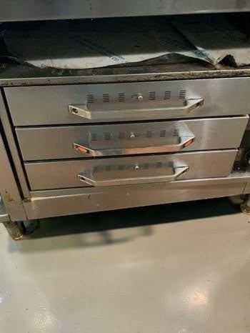 Outstanding Condition – Hatco HDW-1.5R2 – 28" Freestanding Three Split Drawer Warming Cabinet – Stainless Steel – 120V – NSF & UL Listed – Fully Tested & Operational!
