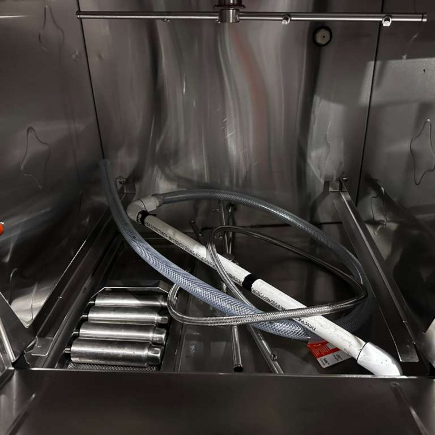 Flawless Condition – Perlick PKHT24 Commercial Underbar Glasswasher – High-Temp Door Type – 24” Wide – 30 Racks/Hour – Fully Tested & Operational!