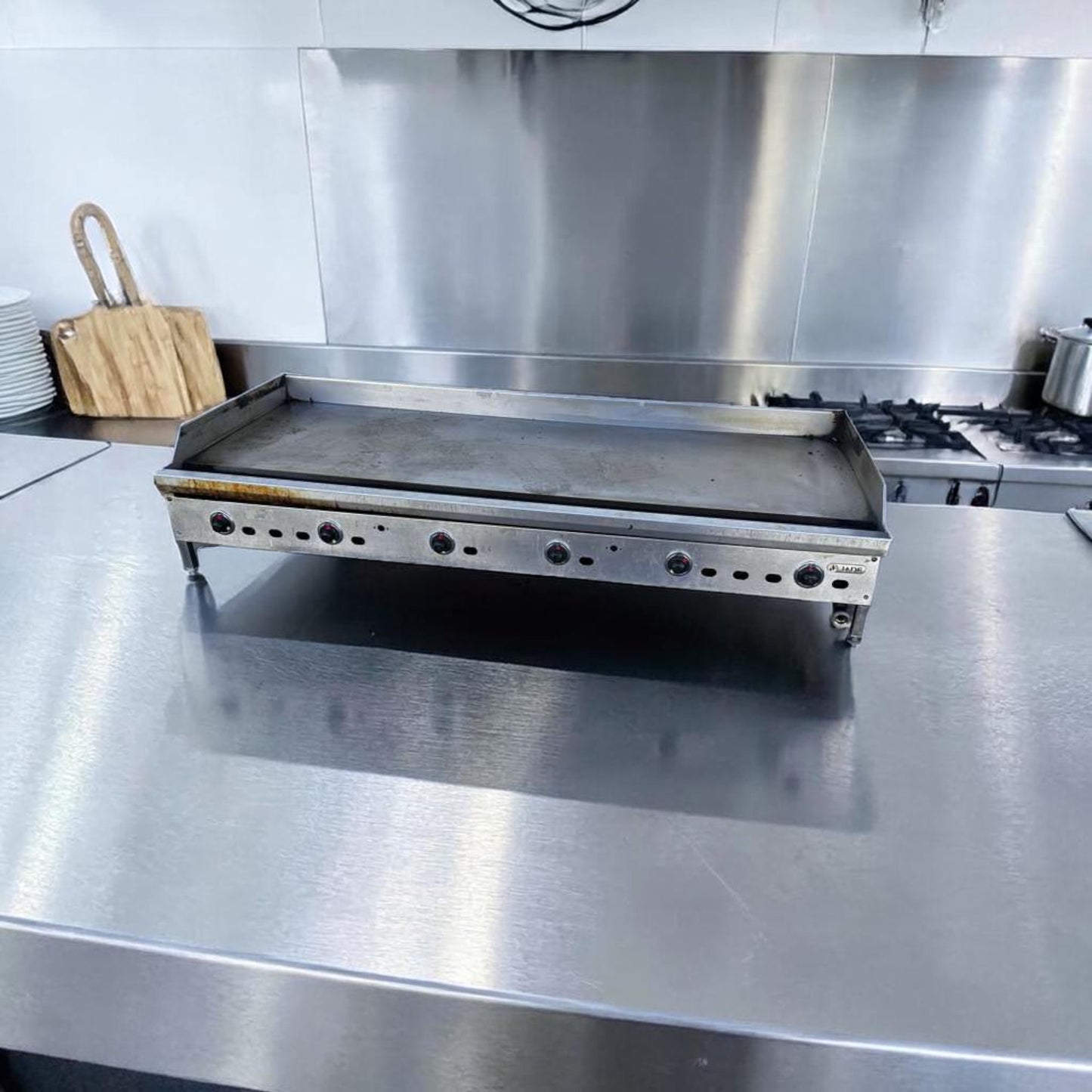 Elite Condition – Jade Range JGT-2472 – 72” Commercial Gas Countertop Griddle – Thermostatic Controls – 180,000 BTU – Fully Tested & Operational!