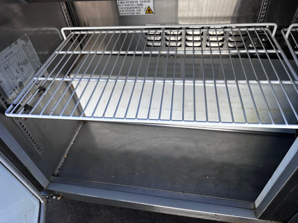 Superior Condition – Avantco SS-PT-60-HC – 60" Two-Door Refrigerated Sandwich / Salad Prep Table – 15 Cu. Ft. – 115V – Fully Tested & Operational!