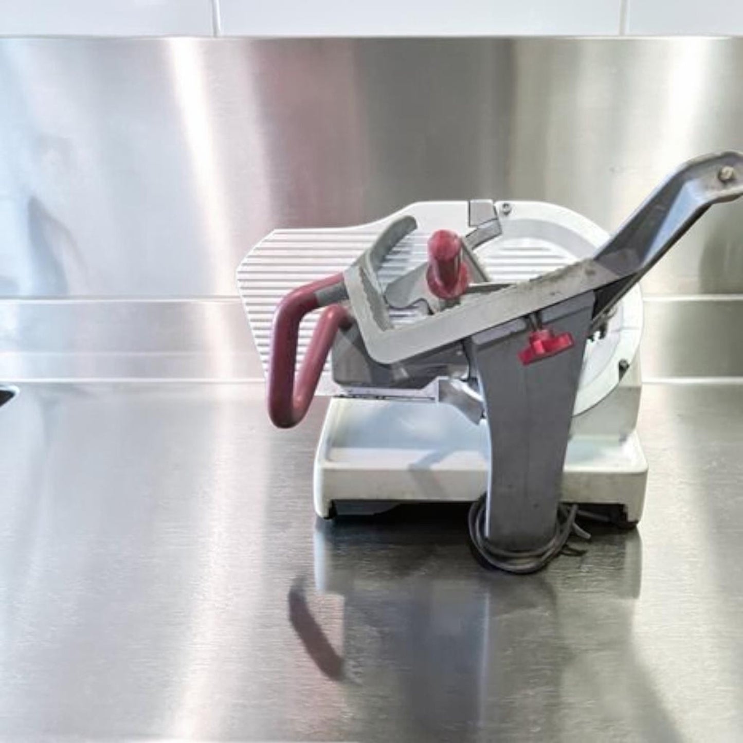 Exceptional Condition – Berkel X13-PLUS 13" Manual Gravity Feed Meat Slicer – 1/2 HP – Fully Tested & Operational!