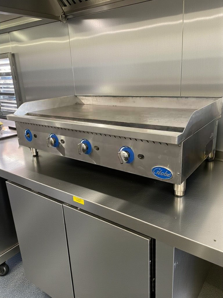 Pristine Condition – Globe Commercial Gas Griddle – Stainless Steel – Fully Tested & Working!