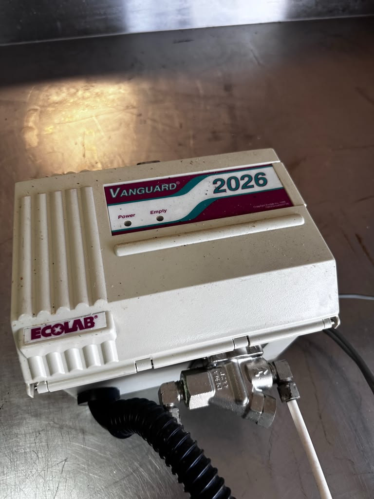Dependable Condition – Ecolab Vanguard 2026 Commercial Detergent Dispenser – Warewashing Chemical Control System – UL Listed – Fully Tested & Operational!