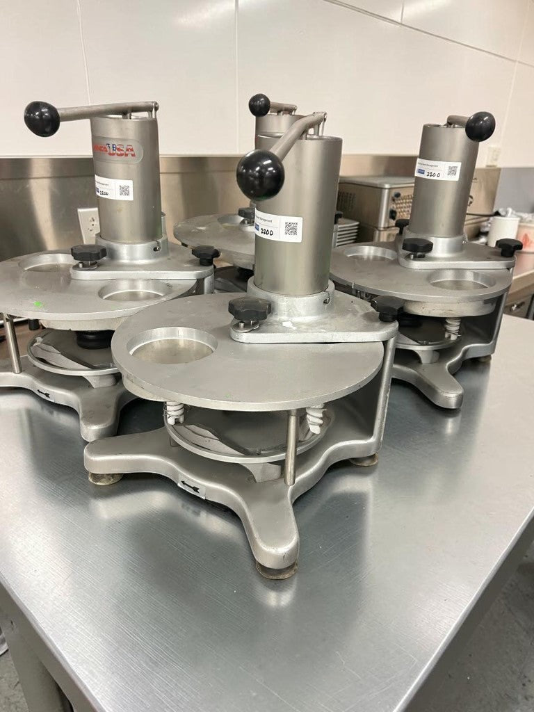 Excellent Condition – Mainca MH-120 INT – Manual 4 3/4" Hamburger Patty Former – Interchangeable Patty & Meatball Mould System – NSF Certified – Fully Tested & Operational!