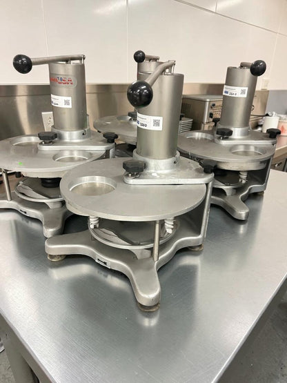 Excellent Condition – Mainca MH-120 INT – Manual 4 3/4" Hamburger Patty Former – Interchangeable Patty & Meatball Mould System – NSF Certified – Fully Tested & Operational!