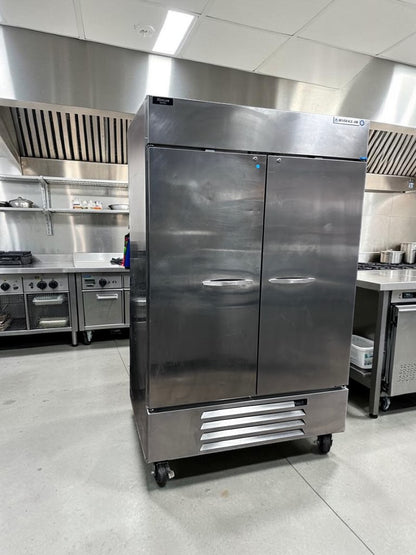 High-Quality Condition – Beverage-Air HBF49-1 Horizon Series – 52" Two-Section Solid-Door Reach-In Freezer – 46.2 Cu. Ft. – Bottom-Mounted Refrigeration – 115V – Fully Tested & Operational!