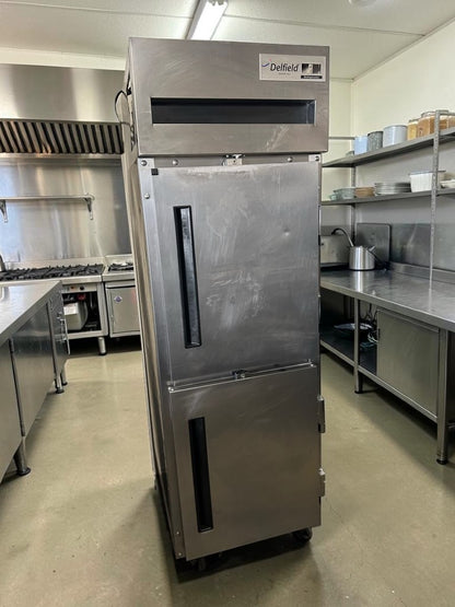Superior Condition – Delfield 6025XL-SH 6000XL™ – 25 5/8" Single-Section Commercial Reach-In Refrigerator – 2 Half-Height Solid Doors – 20 Cu. Ft. – 115V – AS IS!