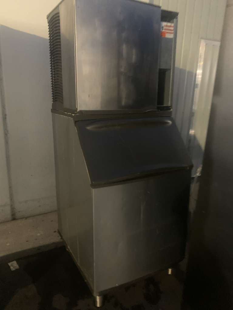 Prime Condition – Manitowoc SY0654A Commercial Ice Machine with Ice Bin – Air-Cooled – Fully Tested & Operational!