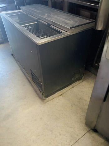 High-Grade Condition – Turbo Air TBC-50SB-N6 Bottle Cooler – 50" Wide Sliding Lid – 115V – UL Listed – Fully Tested & Operational!