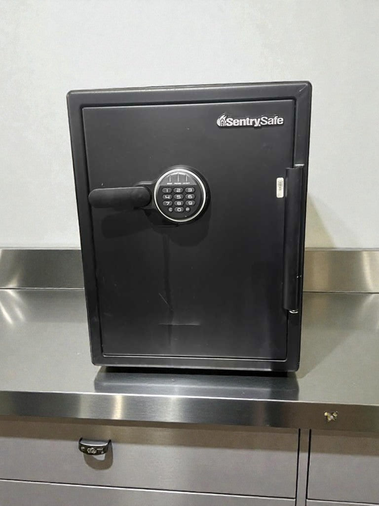 Polished Condition – SentrySafe Commercial Digital Electronic Safe – Fully Tested & Working!
