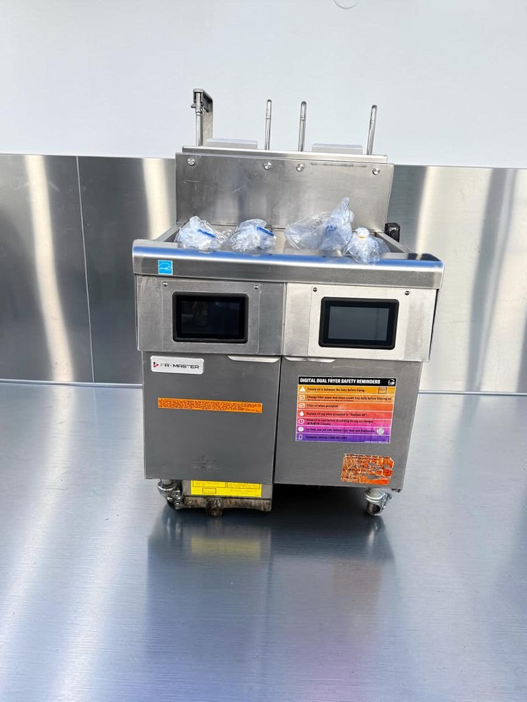 Prime Condition – Frymaster 2FQG30U FilterQuick – Dual Commercial Natural Gas Fryer Battery – Two 30-Lb. Frypots – SMART4U 3000 Controllers – Built-In Filtration – 140,000 BTU – Fully Tested & Operational!
