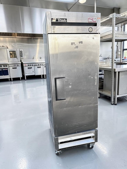 Dependable Condition – True T-19 – 27″ One-Section Solid Door Reach-In Refrigerator – 19 Cu. Ft., 115V, R134a – Fully Tested & Operational!