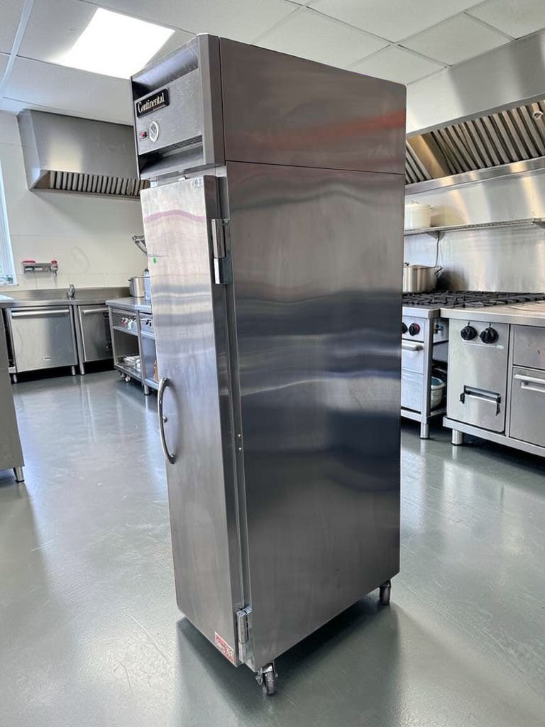 Superior Condition – Continental Refrigerator 1RSE-N – 18" Narrow Reach-In Refrigerator – One Section – Stainless Steel – 115V – Fully Tested & Operational!