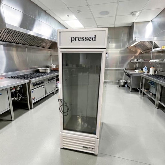 Pristine Condition – True GDM-19T-HC~TSL01 – 19 Cu. Ft. Commercial Glass Door Refrigerated Merchandiser – Single Glass Door – 115V – Fully Tested & Operational!