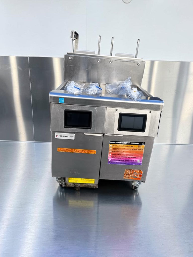 Prime Condition – Frymaster 2FQG30U FilterQuick – Dual Commercial Natural Gas Fryer Battery – Two 30-Lb. Frypots – SMART4U 3000 Controllers – Built-In Filtration – 140,000 BTU – Fully Tested & Operational!