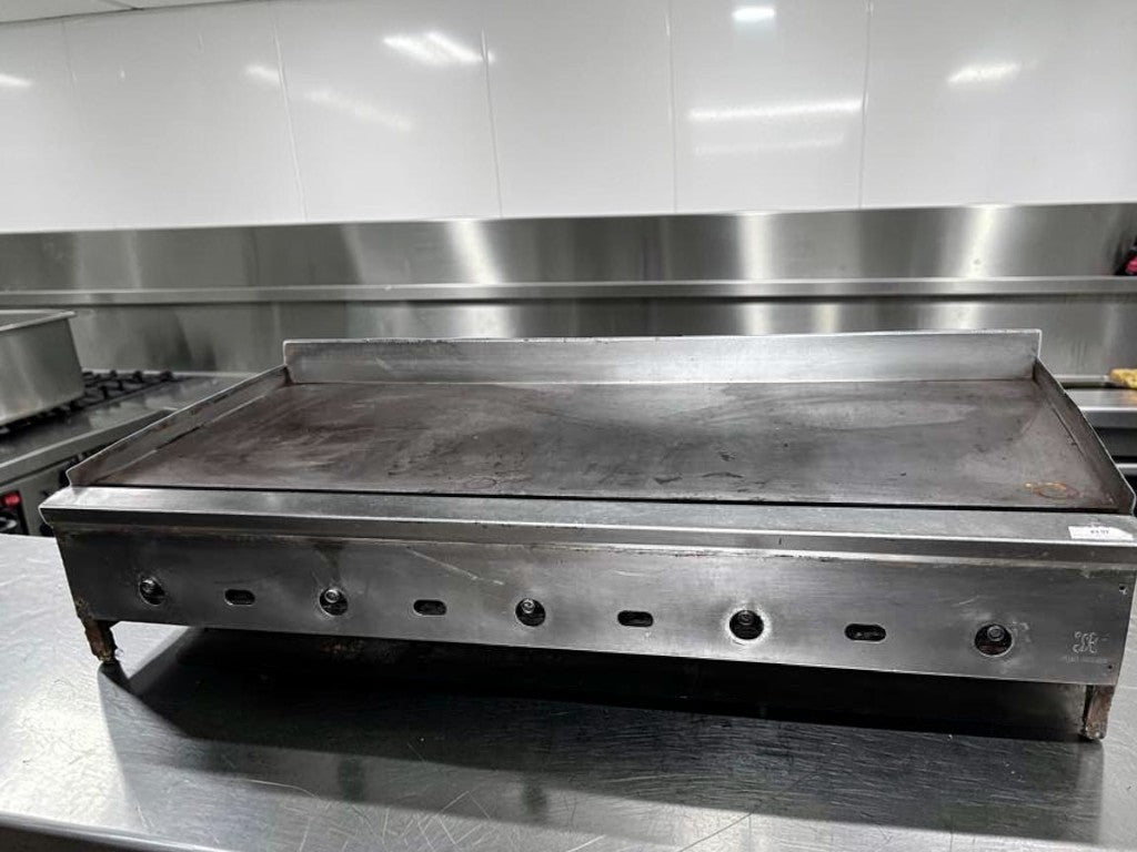 Exceptional Condition – Jade Range 60” Thermostatic Gas Griddle – Heavy-Duty Commercial Flat Top – Natural Gas – Fully Tested & Operational!