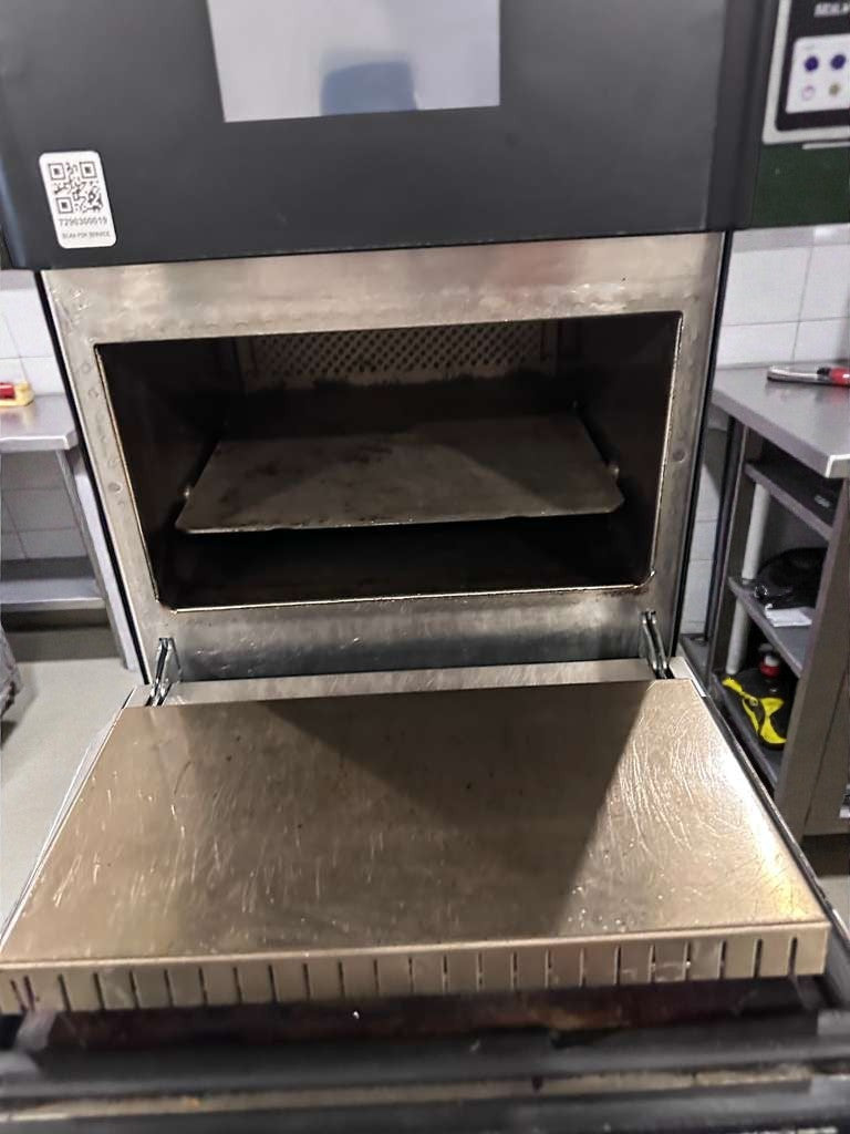 Top-Tier Condition – Merrychef Commercial High-Speed Oven – Touchscreen Control – Fully Tested & Operational!