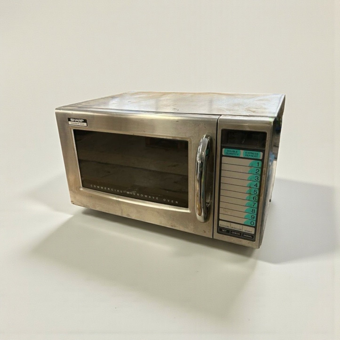 Superior Condition – Sharp R-21LVF Commercial Microwave Oven – 120V / Single Phase – Fully Tested & Working!