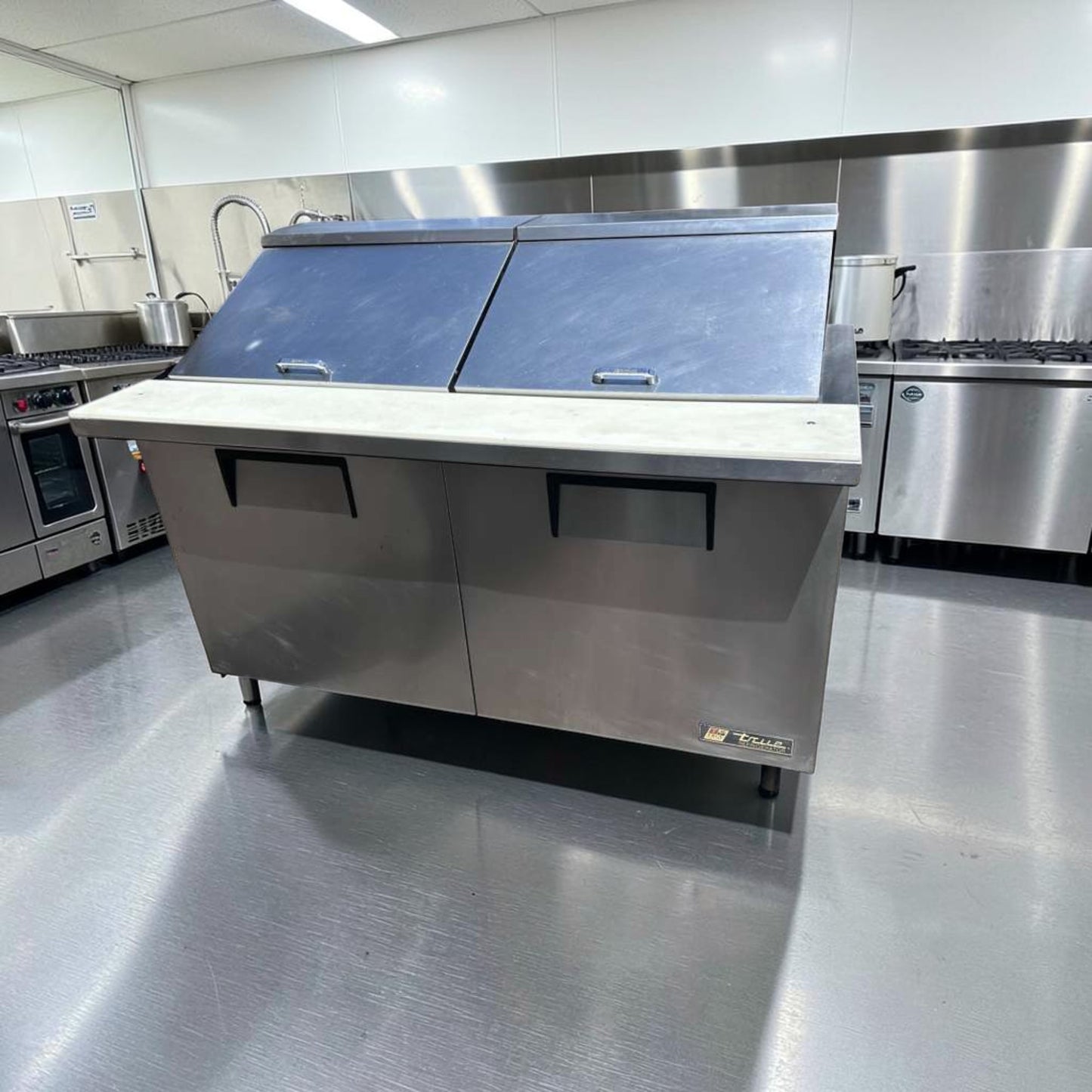 Elite Condition – True TSSU-60-24M-B-ST-HC Mega Top Refrigerated Sandwich Prep Table – 60” – 2 Door – Stainless Steel – Fully Tested & Operational!