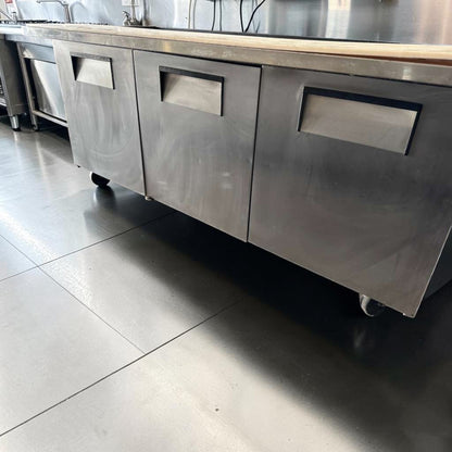 Exceptional Condition – True TSSU-72-30M-B-ST-HC 72” Mega Top Sandwich / Salad Prep Table – Refrigerated Base – 115V – Fully Tested & Operational!