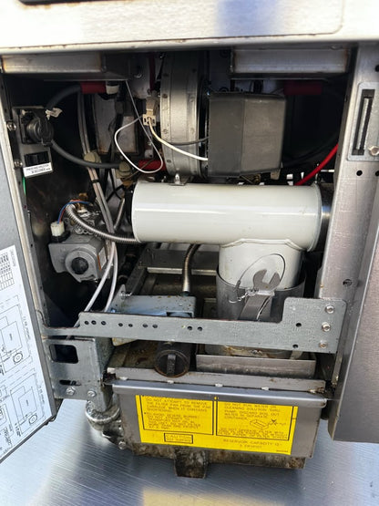 Prime Condition – Frymaster 2FQG30U FilterQuick – Dual Commercial Natural Gas Fryer Battery – Two 30-Lb. Frypots – SMART4U 3000 Controllers – Built-In Filtration – 140,000 BTU – Fully Tested & Operational!