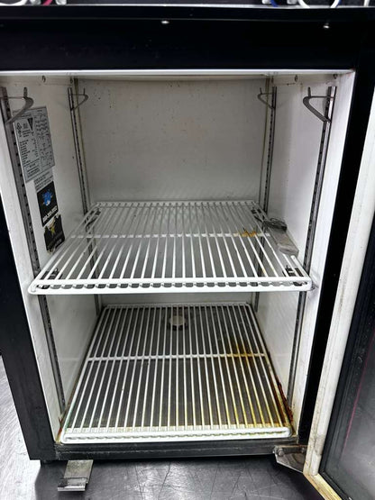 Superb Condition – CTH-32N – Commercial Countertop Glass Door Display Refrigerator – 2.5 Cu. Ft. – 110V – Fully Tested & Operational!