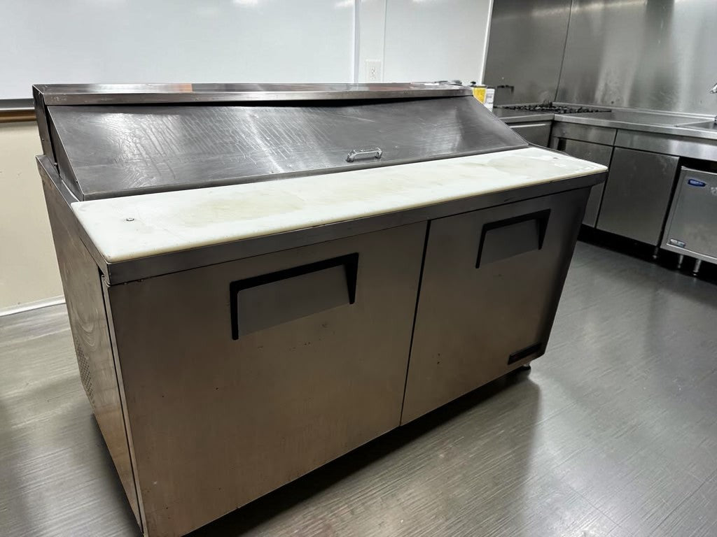 High-Quality Condition – True TSSU-60-16 – 60" Refrigerated Sandwich & Salad Prep Table – 16 Pan Capacity – 115V – NSF & UL Listed – Fully Tested & Operational!