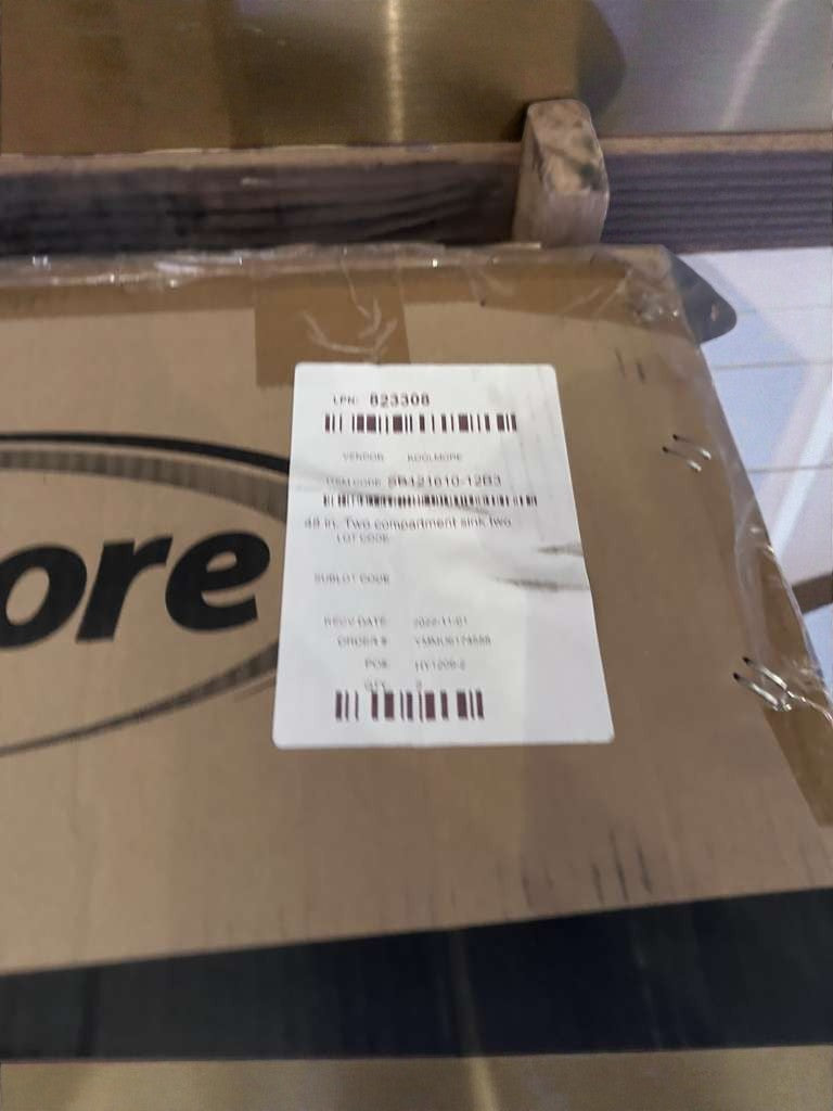 Brand New Premium Condition – KoolMore SB121610-12B3 – Commercial Two-Compartment Stainless Steel Sink with Dual Drainboards – NSF Certified – Never Used in Original Box!