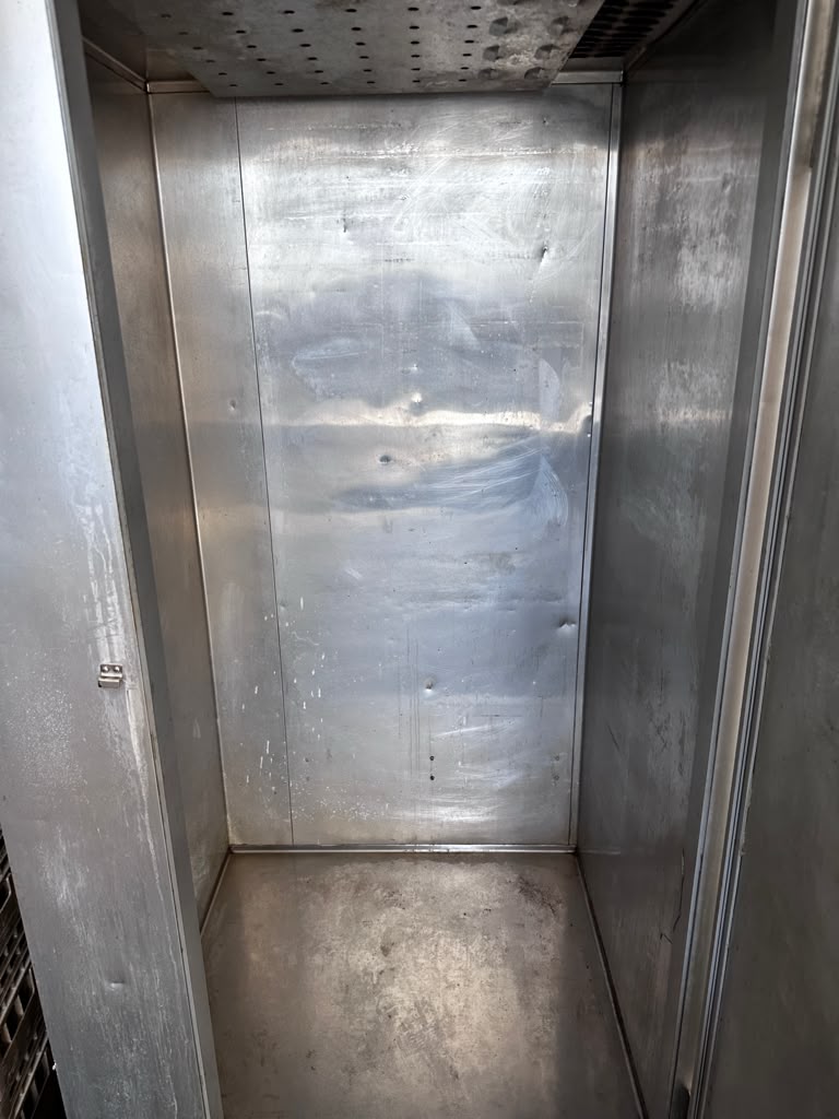 Prime Condition – McCall UL4-4001VRHPFS – 39" One-Section Commercial Roll-In Refrigerator / Retarder – 38.8 Cu. Ft. – 115V – Fully Tested & Operational!