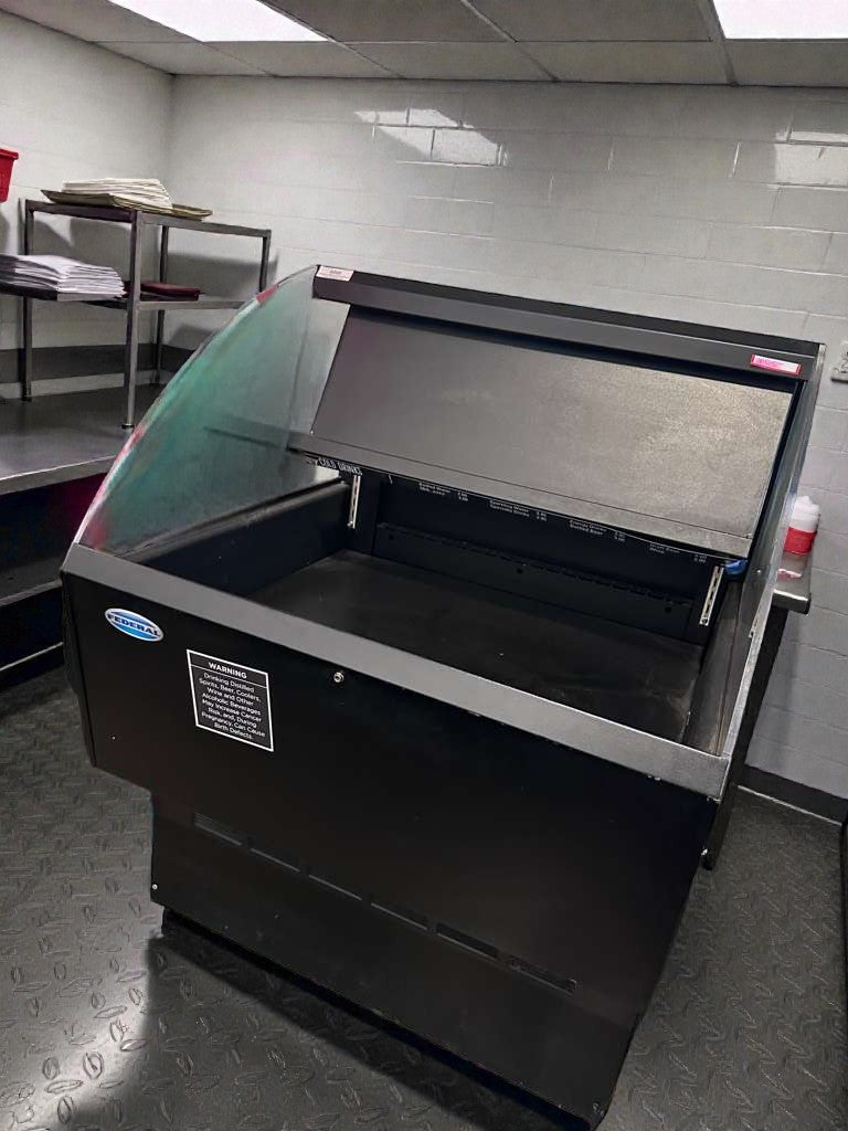 Outstanding Condition – Federal Industries Commercial Open-Top Cold Drink & Bottle Merchandiser – Ice & Beverage Chest – UL Listed – Fully Tested & Operational!