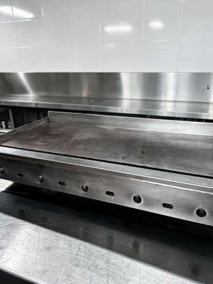 Exceptional Condition – Jade Range 60” Thermostatic Gas Griddle – Heavy-Duty Commercial Flat Top – Natural Gas – Fully Tested & Operational!