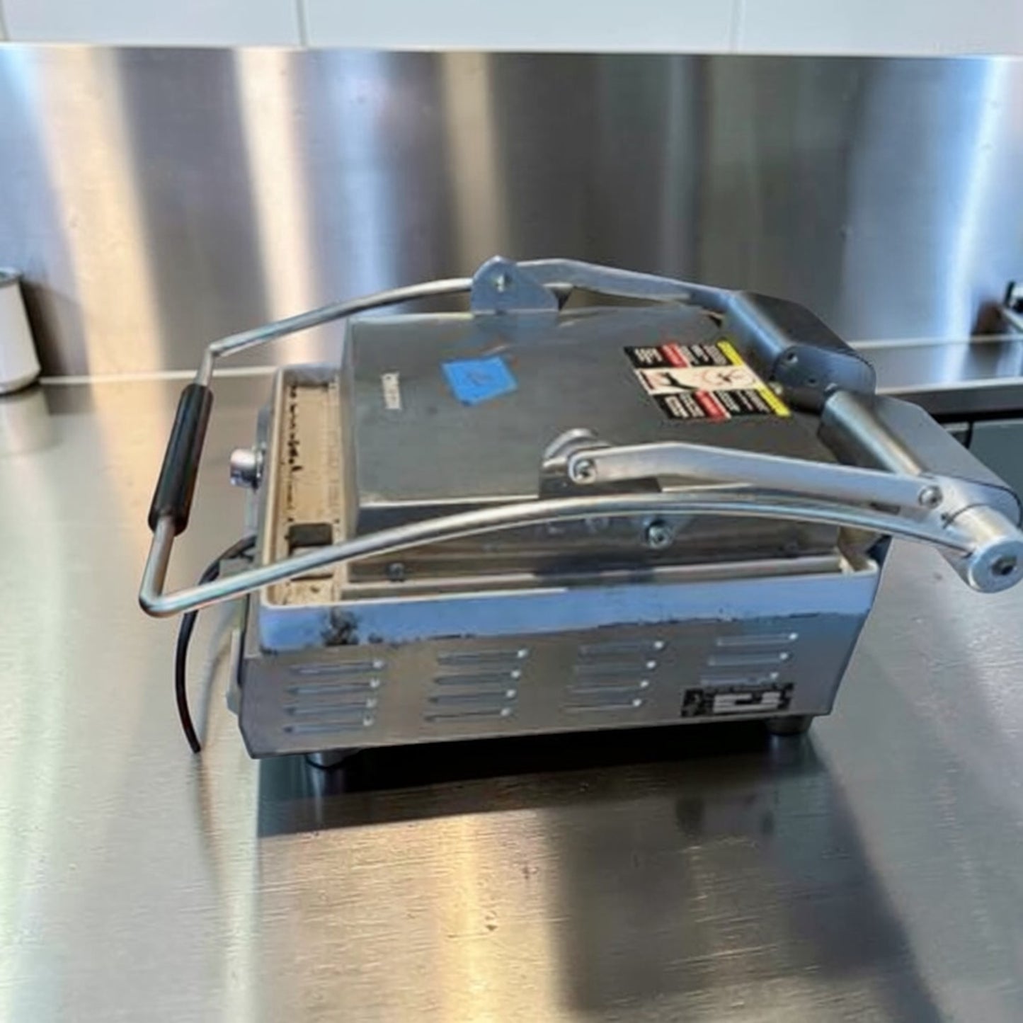 Outstanding Condition – Star PGT14IE Commercial Panini Press – Single Grill w/ Cast Iron Grooved Plates – 240V – Heavy-Duty Sandwich Press – Fully Tested & Operational!