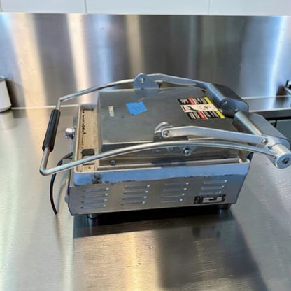 Outstanding Condition – Star PGT14IE Commercial Panini Press – Single Grill w/ Cast Iron Grooved Plates – 240V – Heavy-Duty Sandwich Press – Fully Tested & Operational!