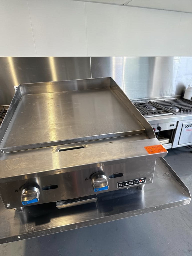 Pristine Condition – Blue Lava BLGM24-24D – 24" Heavy-Duty Commercial Gas Griddle – 1" Plate – 60,000 BTU – Natural Gas – CSA Sanitation Certified – New!