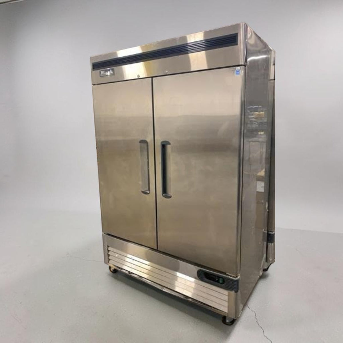 Top-Tier Condition – Migali C-2RB-HC – 54.4" Two-Section Commercial Reach-In Refrigerator – 49 Cu. Ft. – 2 Solid Doors – Bottom-Mount Compressor – 115V – R290 – Fully Tested & Operational!
