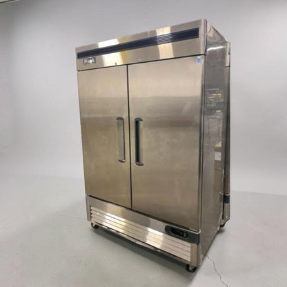 Top-Tier Condition – Migali C-2RB-HC – 54.4" Two-Section Commercial Reach-In Refrigerator – 49 Cu. Ft. – 2 Solid Doors – Bottom-Mount Compressor – 115V – R290 – Fully Tested & Operational!
