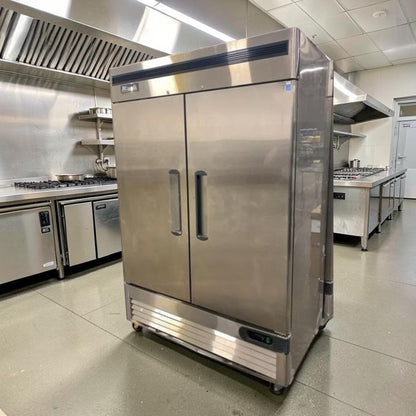 Top-Tier Condition – Migali C-2RB-HC – 54.4" Two-Section Commercial Reach-In Refrigerator – 49 Cu. Ft. – 2 Solid Doors – Bottom-Mount Compressor – 115V – R290 – Fully Tested & Operational!