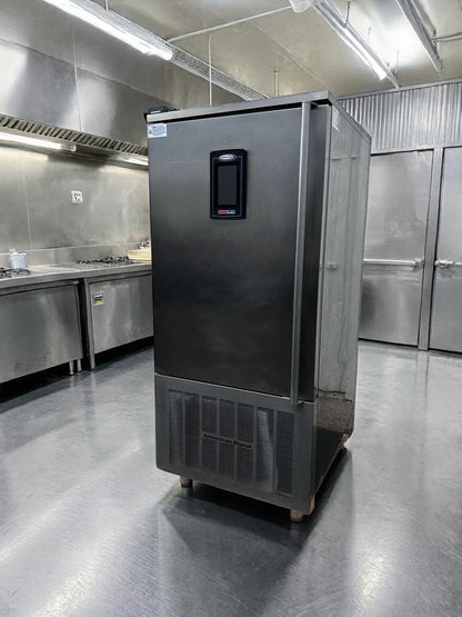 Exceptional Condition – American Panel AP12BCF150-2-P HURRiCHiLL™ Blast Chiller / Shock Freezer – 24 Pan Capacity – 208V / 3PH – Fully Tested & Operational!