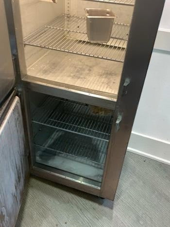 Flawless Condition – Traulsen ADT132WUT-HHS – 29" Spec-Line Reach-In Refrigerator / Freezer Combo – Dual Temp – 2 Half Solid Doors – 115V – NSF & UL Listed – Fully Tested & Operational!